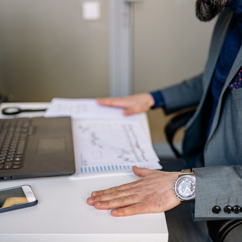 Análisis de riesgos en inversiones: ¿cómo mitigarlos? 1 pexels photo 7793675 11